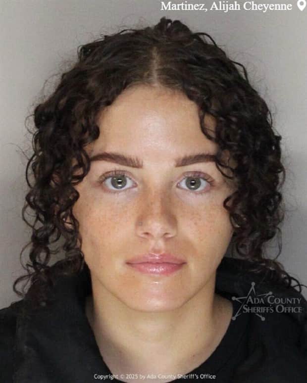 pretty girls in mugshots 13 Pretty Faces Spotted in Mugshots (17 photos)