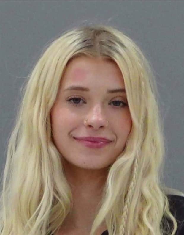 pretty girls in mugshots 15 Pretty Faces Spotted in Mugshots (17 photos)