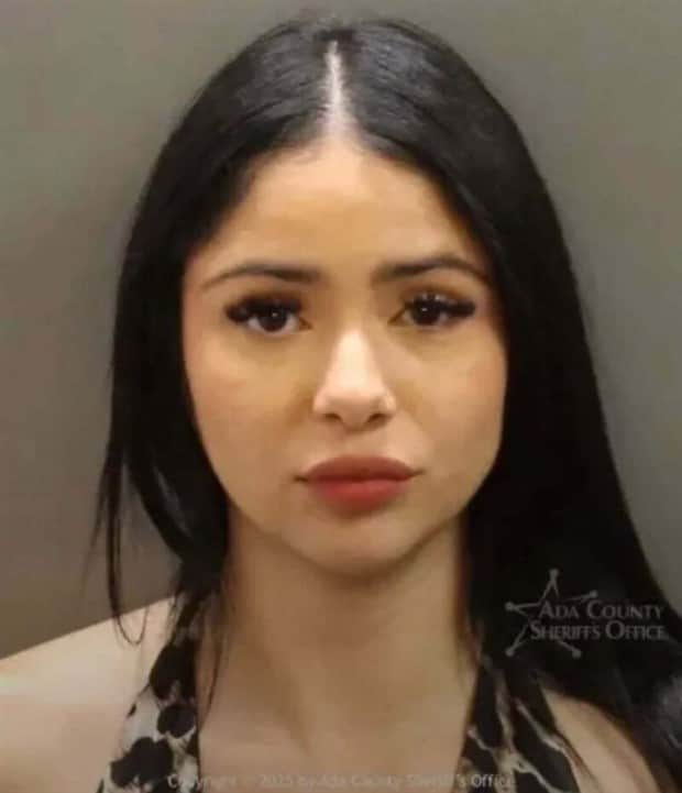 pretty girls in mugshots 4 Pretty Faces Spotted in Mugshots (17 photos)