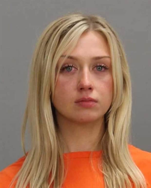 pretty girls in mugshots 5 Pretty Faces Spotted in Mugshots (17 photos)