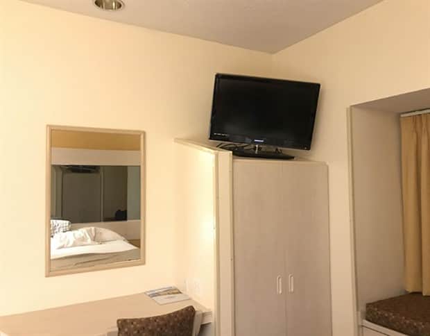 something is off in these pics 3 Clearly Something is Off Here (21 photos)