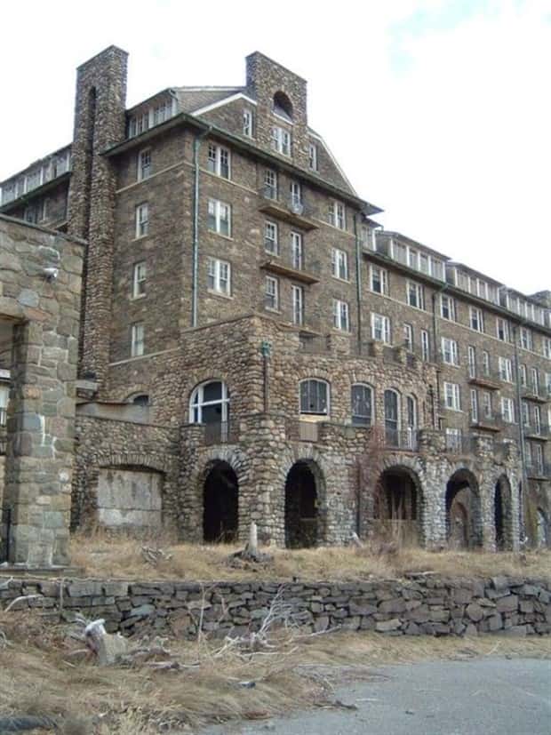 abandoned places and things 3 The Beauty of Abandoned Places #30 (20 photos)