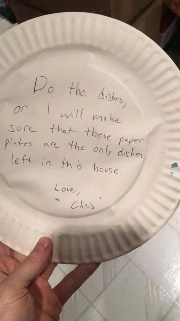 People Exposing Their Worst Roommates (21 photos)