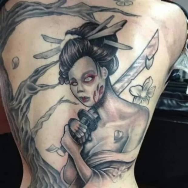 18 Bizarre Tattoos With Unclear Meanings (18 photos)