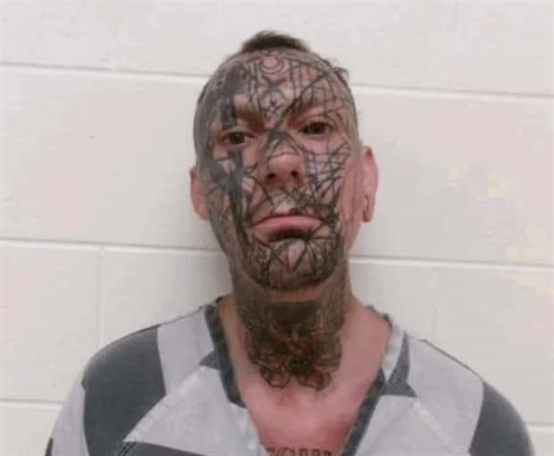 18 Bizarre Tattoos With Unclear Meanings (18 photos)