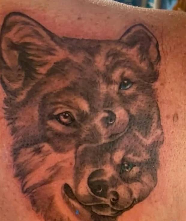 18 Bizarre Tattoos With Unclear Meanings (18 photos)