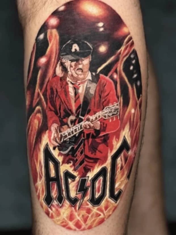 18 Bizarre Tattoos With Unclear Meanings (18 photos)