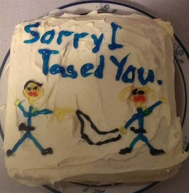 bold cakes 17 Awkwardly Direct Cakes People Made (40 photos)