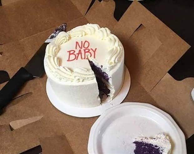 bold cakes 23 Awkwardly Direct Cakes People Made (40 photos)