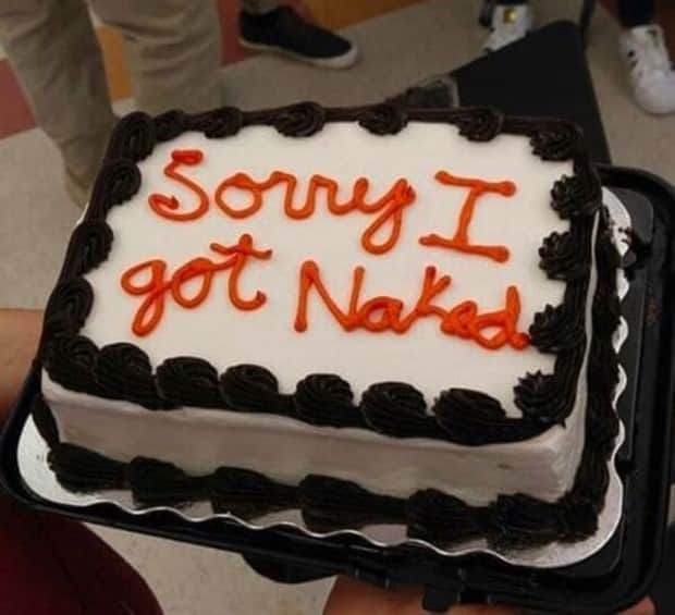 bold cakes 29 Awkwardly Direct Cakes People Made (40 photos)