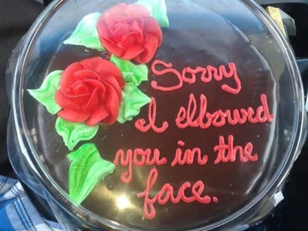 bold cakes 9 Awkwardly Direct Cakes People Made (40 photos)