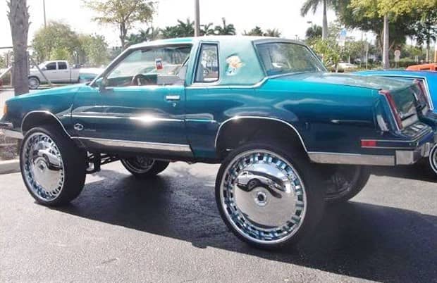 25 Cars Featuring Insanely Big Wheels (25 photos)