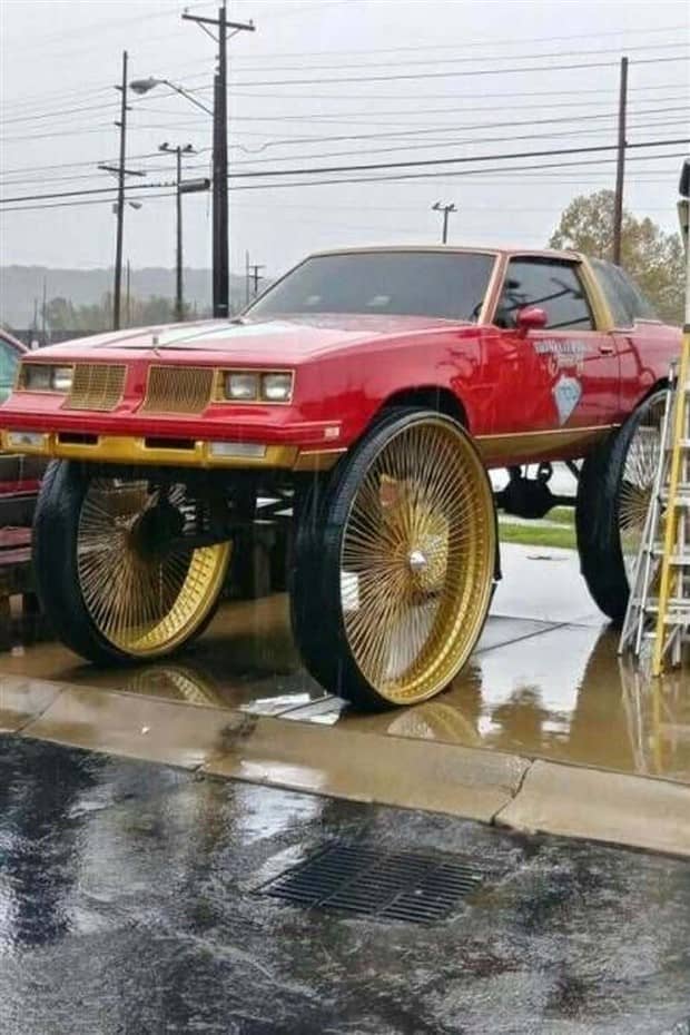 25 Cars Featuring Insanely Big Wheels (25 photos)