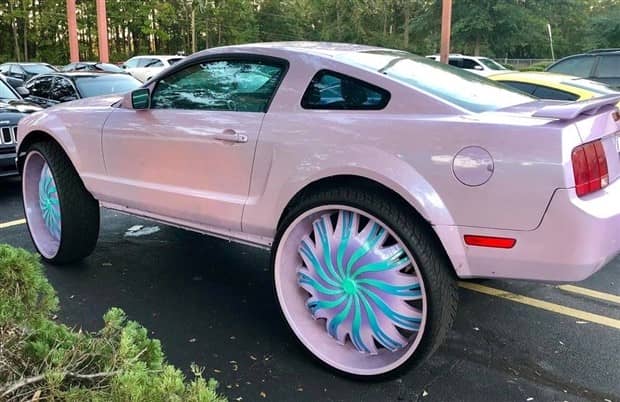 25 Cars Featuring Insanely Big Wheels (25 photos)