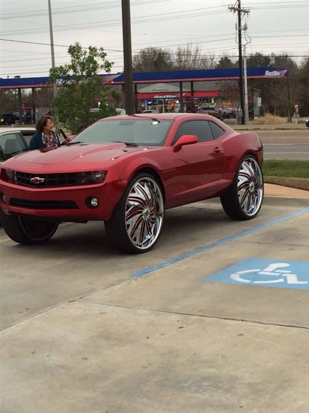 25 Cars Featuring Insanely Big Wheels (25 photos)