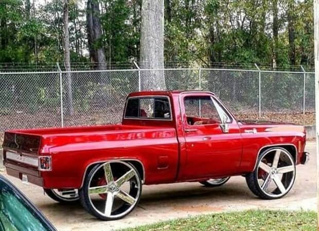 25 Cars Featuring Insanely Big Wheels (25 photos)
