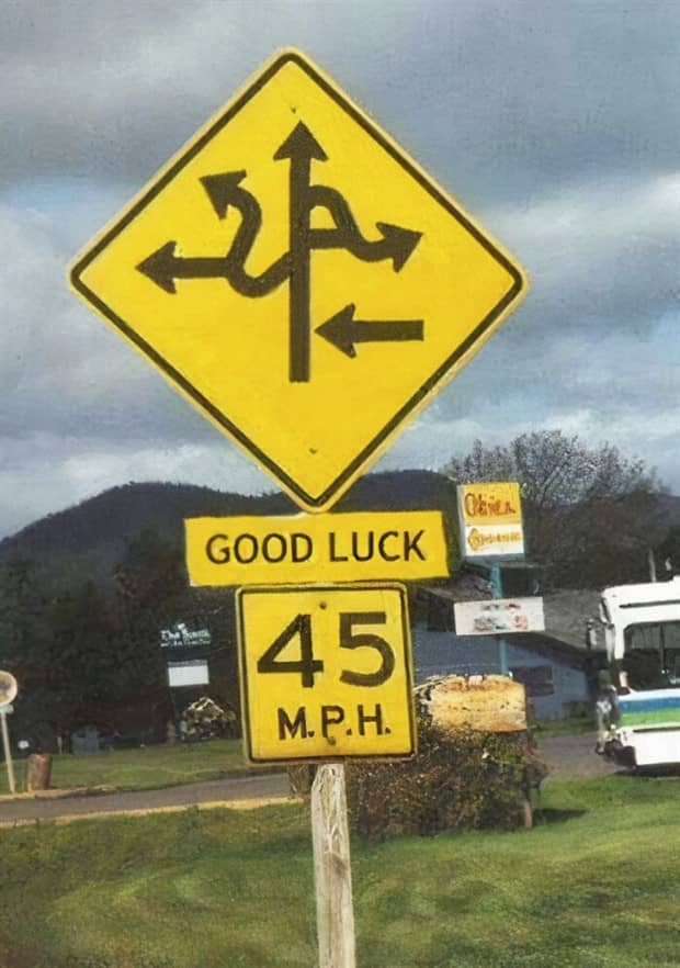 confusing street signs 12 Confusing Street Signs Nobody Understands (32 photos)