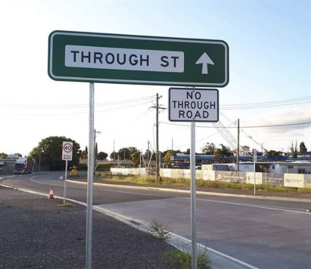 confusing street signs 18 Confusing Street Signs Nobody Understands (32 photos)