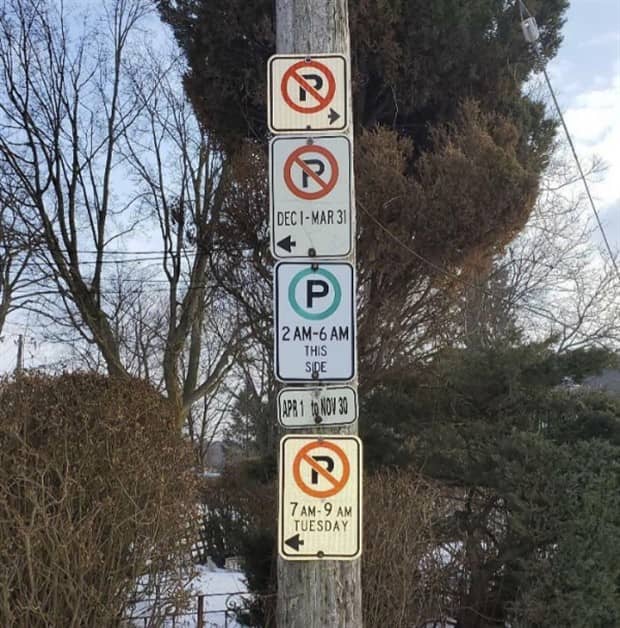 confusing street signs 19 Confusing Street Signs Nobody Understands (32 photos)