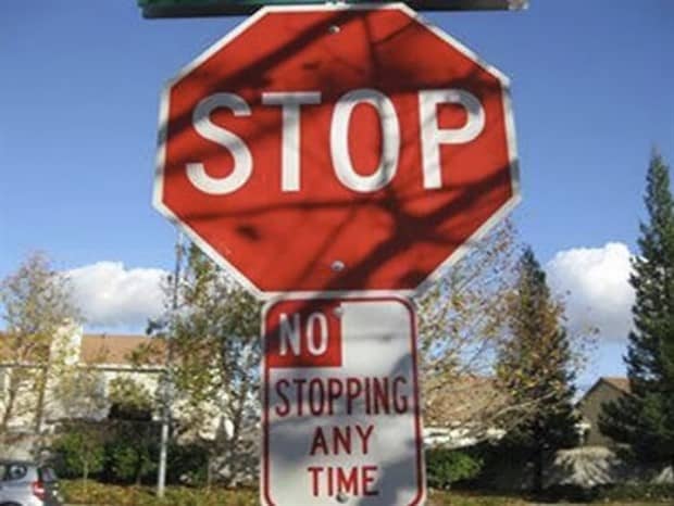 confusing street signs 25 Confusing Street Signs Nobody Understands (32 photos)