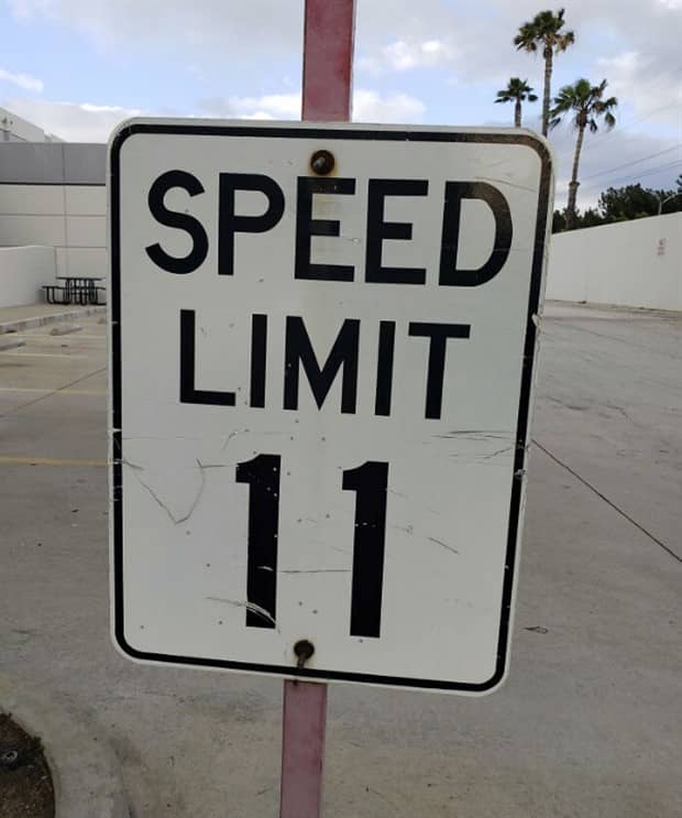 confusing street signs 28 Confusing Street Signs Nobody Understands (32 photos)