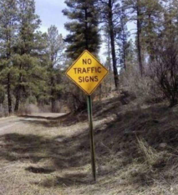 confusing street signs 30 Confusing Street Signs Nobody Understands (32 photos)