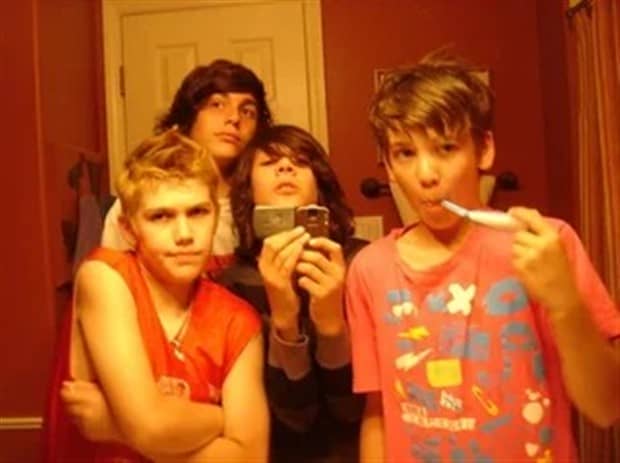 Cringey Photos The Internet Saved (20 photos)