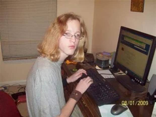 Cringey Photos The Internet Saved (20 photos)