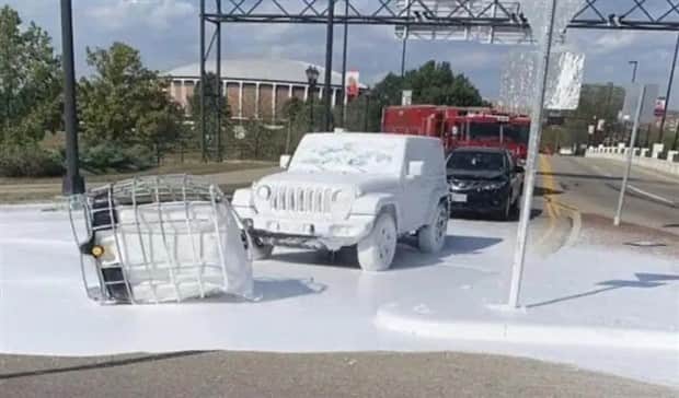 expensive failures 18 Expensive Fails That Hurt Wallets (25 photos)