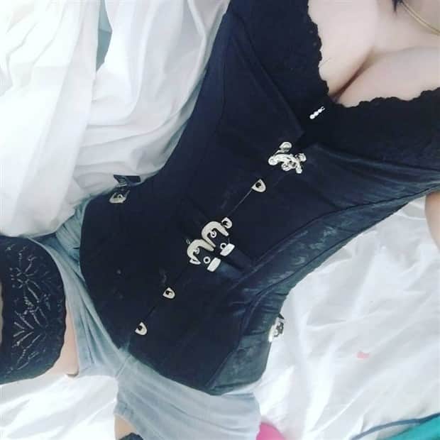 Hot Girls in Corsets #40 (18 photos)