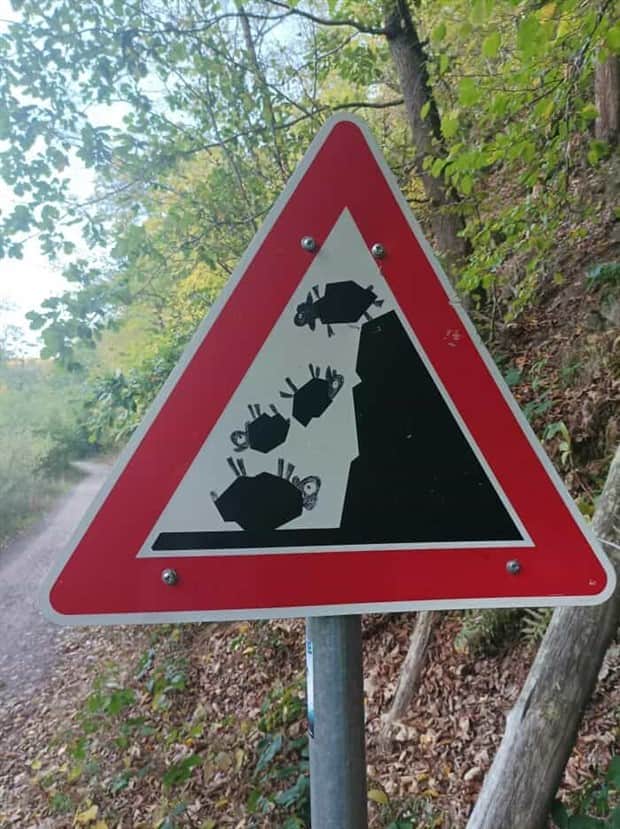 Funny Vandalism That Was Weirdly Wholesome (26 photos)