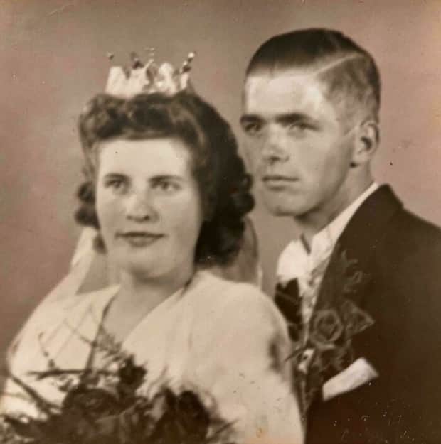 retro wedding photos 11 Timeless Love in Vintage Wedding Photos (28 photos)