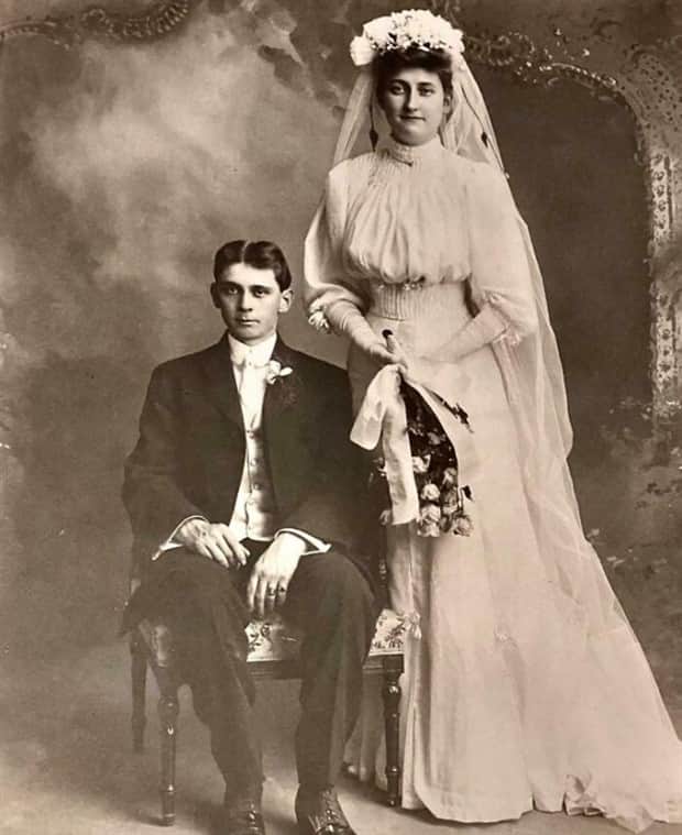 retro wedding photos 14 Timeless Love in Vintage Wedding Photos (28 photos)