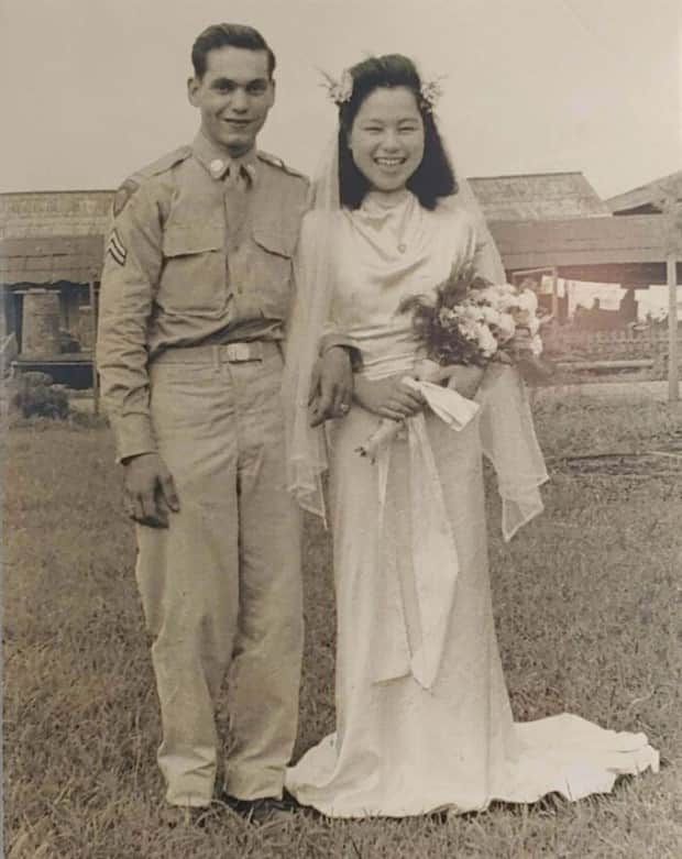 retro wedding photos 18 Timeless Love in Vintage Wedding Photos (28 photos)