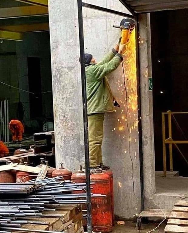 Ridiculous Safety Fails #26 (20 photos)