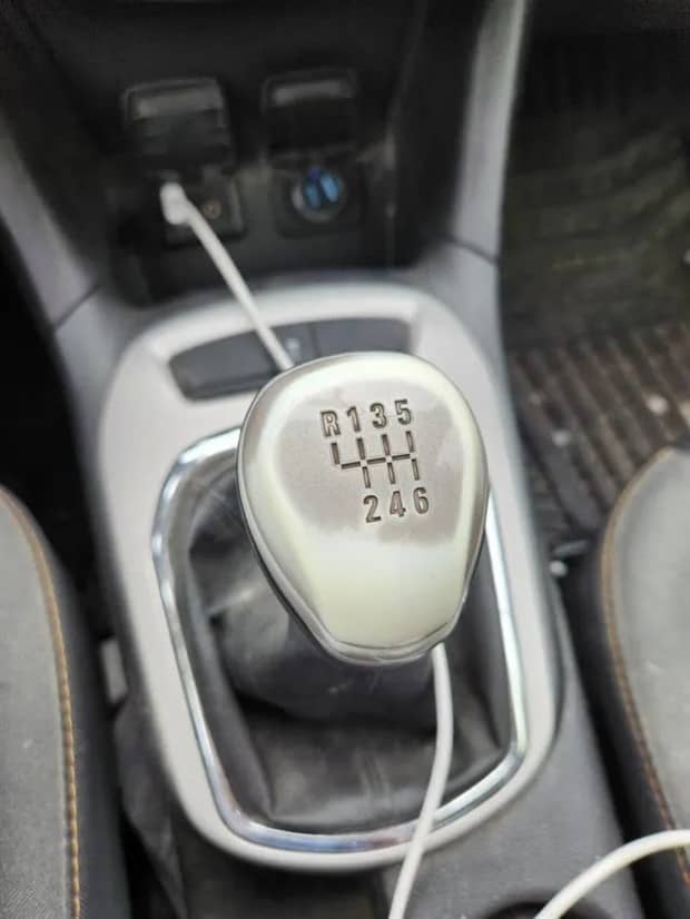 22 Random Objects Altered by Long Use (22 photos)