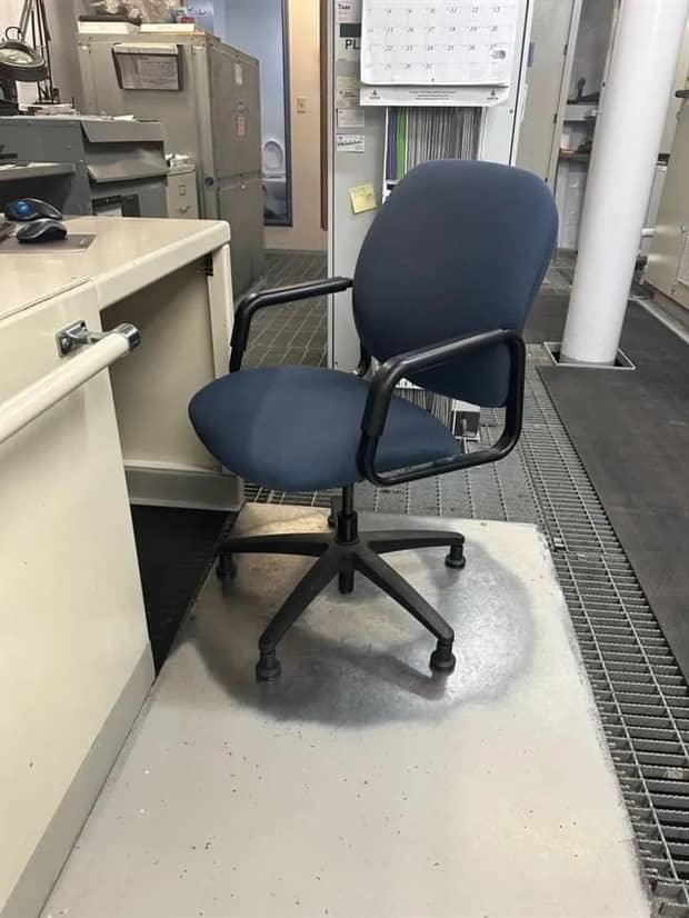 22 Random Objects Altered by Long Use (22 photos)