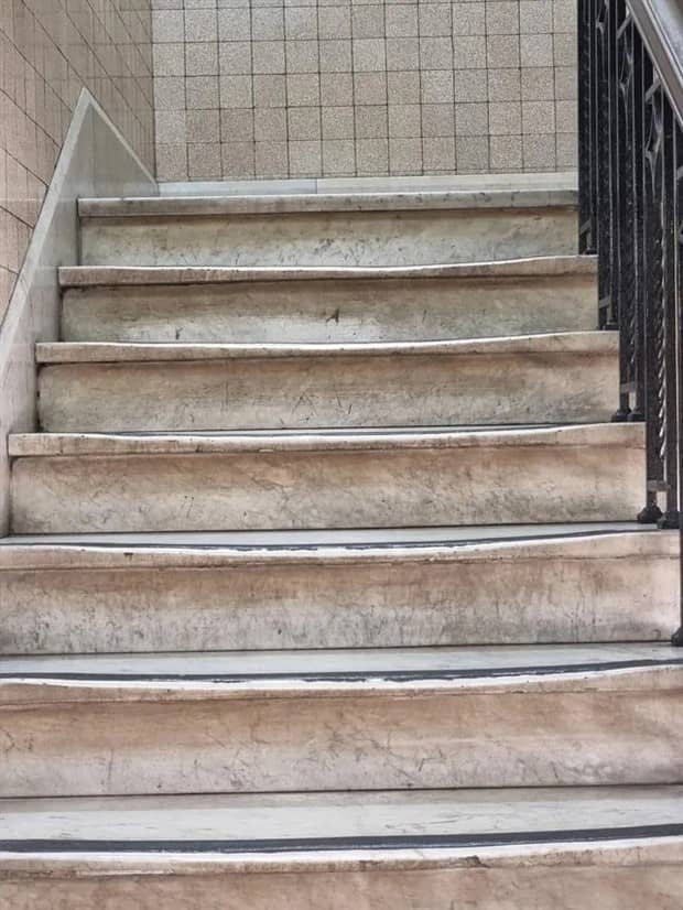 22 Random Objects Altered by Long Use (22 photos)