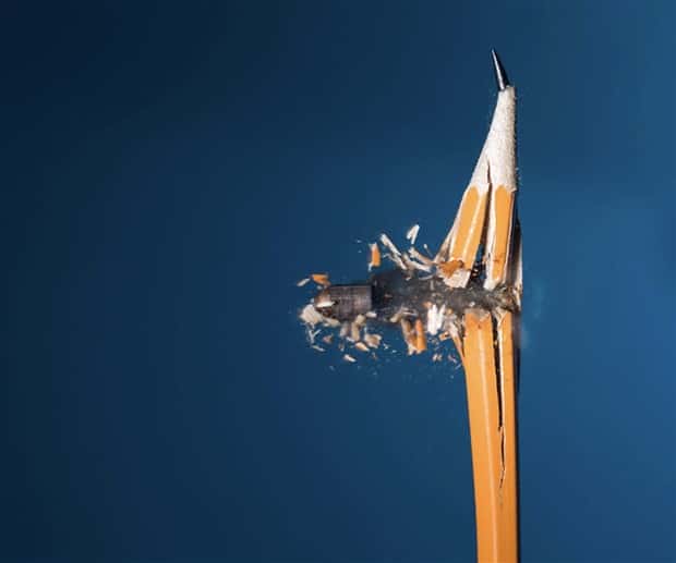 23 Stills of Bullets Penetrating Items (23 photos)