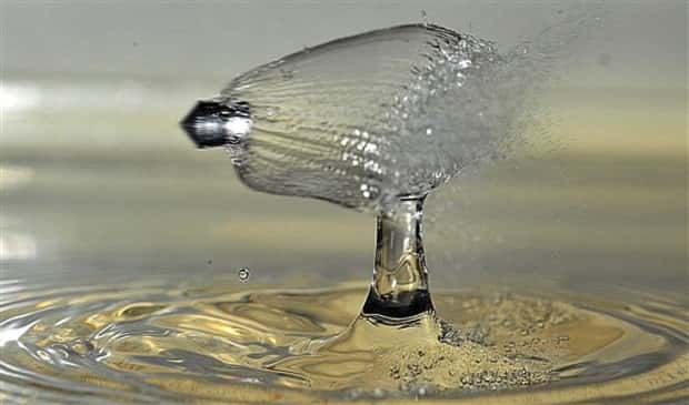 23 Stills of Bullets Penetrating Items (23 photos)