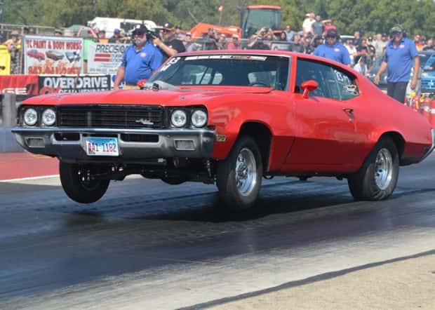 Classic Muscle Cars That Still Hit Hard (36 photos)