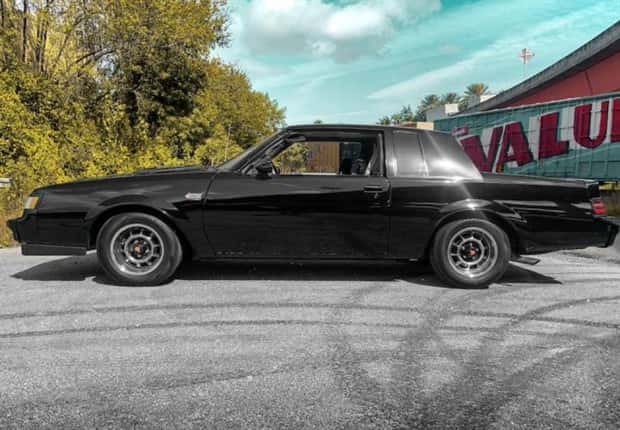 Classic Muscle Cars That Still Hit Hard (36 photos)