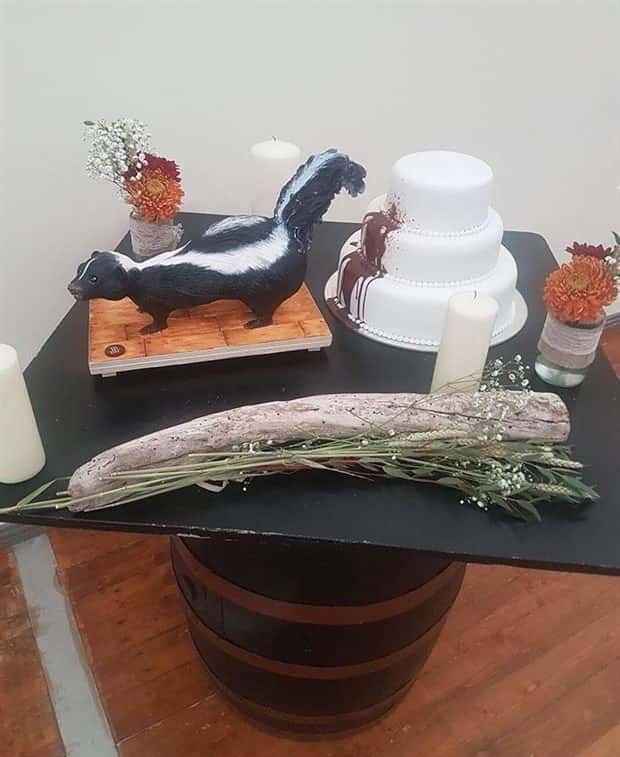 Crazy Wedding Cakes For Brave Couples (26 photos)