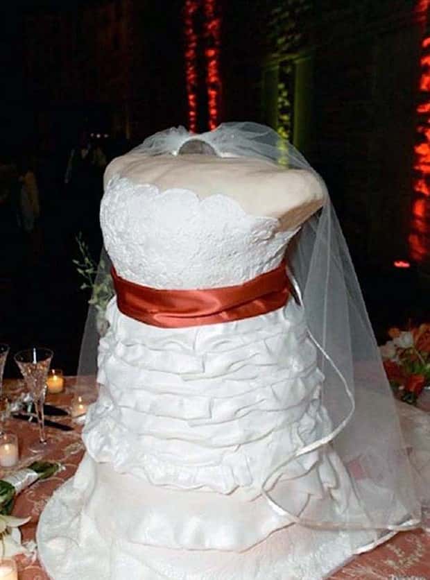 Crazy Wedding Cakes For Brave Couples (26 photos)