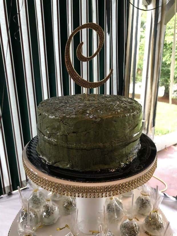 Crazy Wedding Cakes For Brave Couples (26 photos)