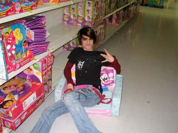 Emo Kids Screaming With Pure Cringe (20 photos)