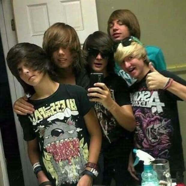 Emo Kids Screaming With Pure Cringe (20 photos)