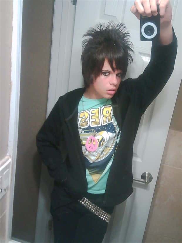 Emo Kids Screaming With Pure Cringe (20 photos)