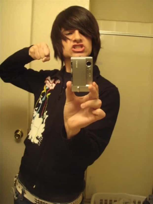 Emo Kids Screaming With Pure Cringe (20 photos)