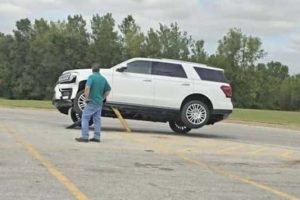 Insane Driving Fails #27 (25 photos)